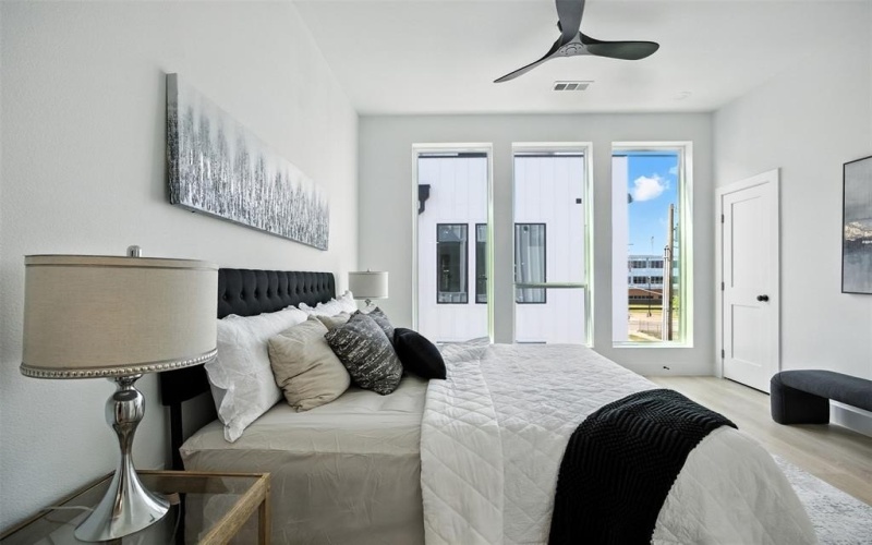 312 N Lancaster Avenue #104, Dallas, TX 75203, 3 Bedrooms Bedrooms, ,3 BathroomsBathrooms,Residential,For Sale,312 N Lancaster Avenue,0,21166945