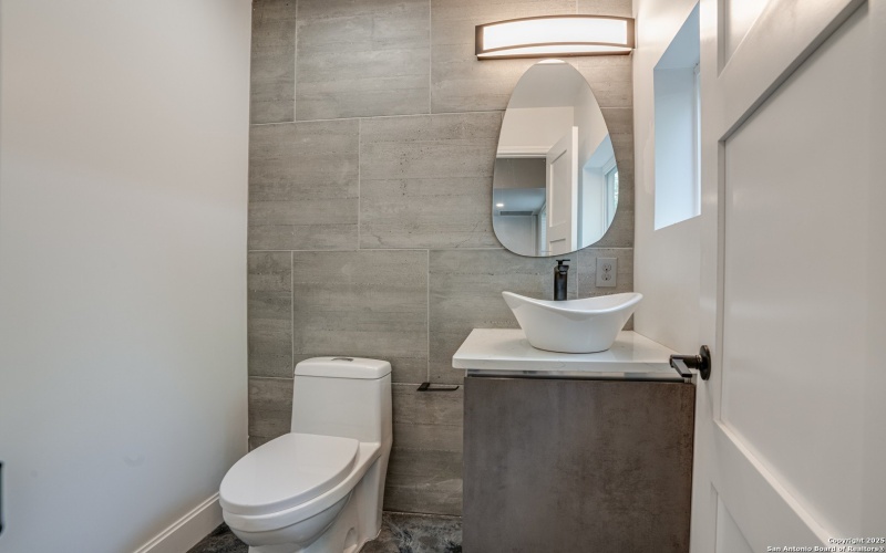 811 Montana St, San Antonio, TX 78203, ,Residential Multi Family,For Sale,811 Montana St,0,1913998