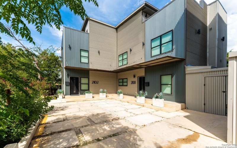 811 Montana St, San Antonio, TX 78203, ,Residential Multi Family,For Sale,811 Montana St,0,1913998