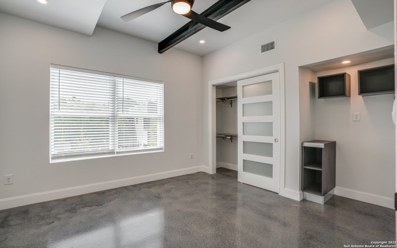 811 Montana St, San Antonio, TX 78203, ,Residential Multi Family,For Sale,811 Montana St,0,1913998