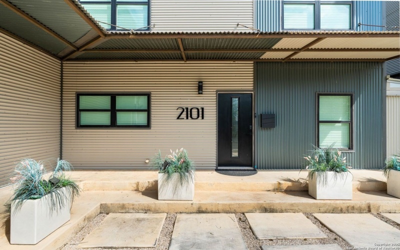 811 Montana St, San Antonio, TX 78203, ,Residential Multi Family,For Sale,811 Montana St,0,1913998