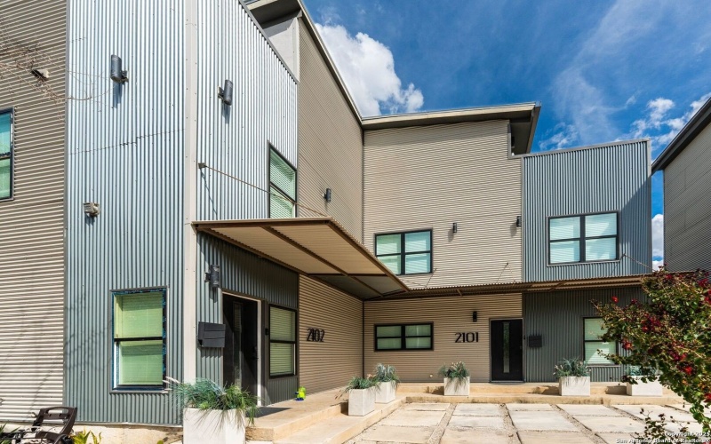 811 Montana St, San Antonio, TX 78203, ,Residential Multi Family,For Sale,811 Montana St,0,1913998