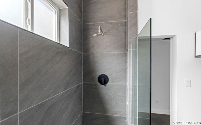 316 Toledo St, San Antonio, TX 78203, ,Residential Multi Family,En Venta,316 Toledo St,0,1937892