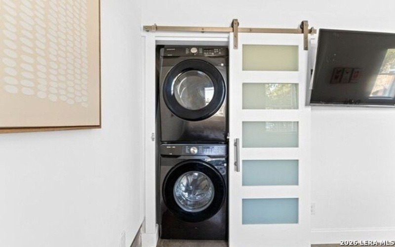 316 Toledo St, San Antonio, TX 78203, ,Residential Multi Family,En Venta,316 Toledo St,0,1937892