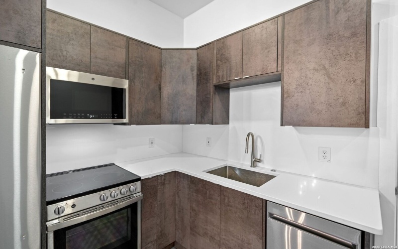 316 Toledo St, San Antonio, TX 78203, ,Residential Multi Family,En Venta,316 Toledo St,0,1937892