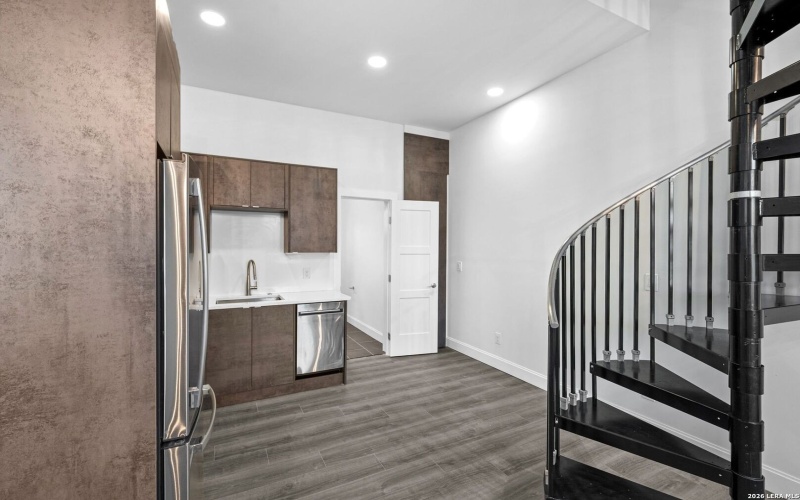 316 Toledo St, San Antonio, TX 78203, ,Residential Multi Family,En Venta,316 Toledo St,0,1937892