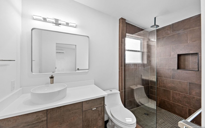 316 Toledo St, San Antonio, TX 78203, ,Residential Multi Family,En Venta,316 Toledo St,0,1937892