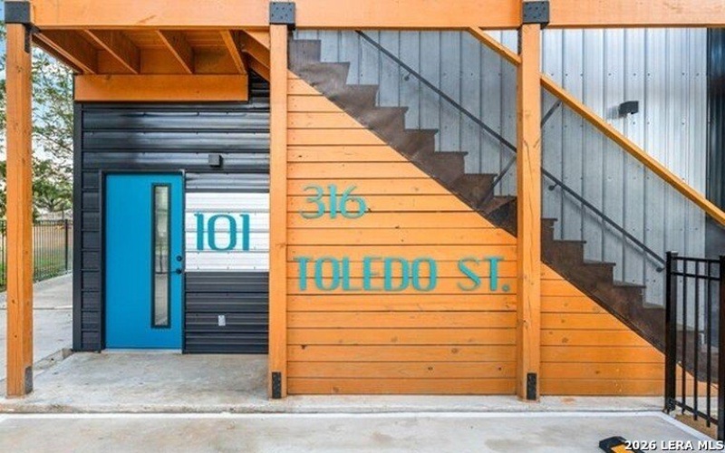 316 Toledo St, San Antonio, TX 78203, ,Residential Multi Family,En Venta,316 Toledo St,0,1937892