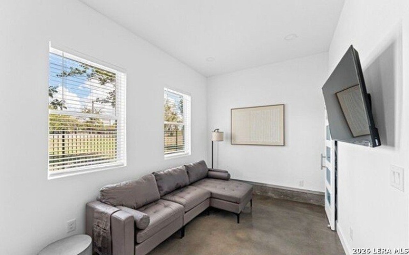 316 Toledo St, San Antonio, TX 78203, ,Residential Multi Family,En Venta,316 Toledo St,0,1937892