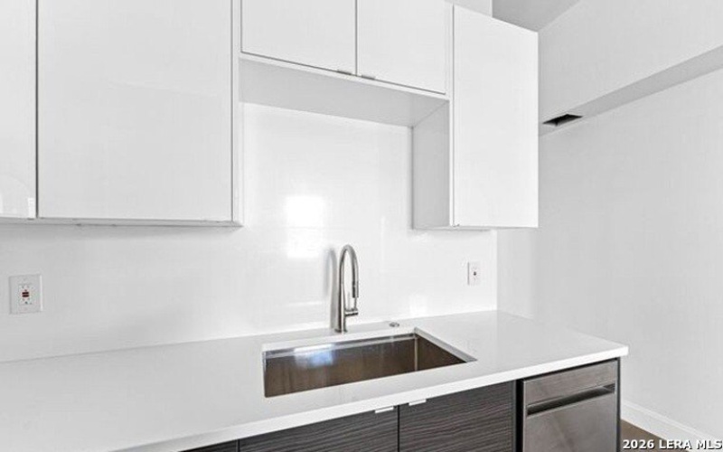 316 Toledo St, San Antonio, TX 78203, ,Residential Multi Family,En Venta,316 Toledo St,0,1937892