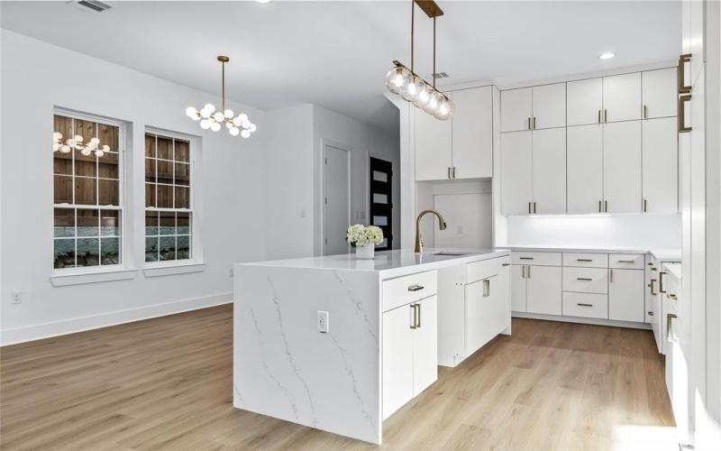 2434 Douglas Avenue, Dallas, TX 75219, 3 Habitaciones Habitaciones , ,3 BañosBaños,Residential,En Venta,2434 Douglas Avenue,0,21160638