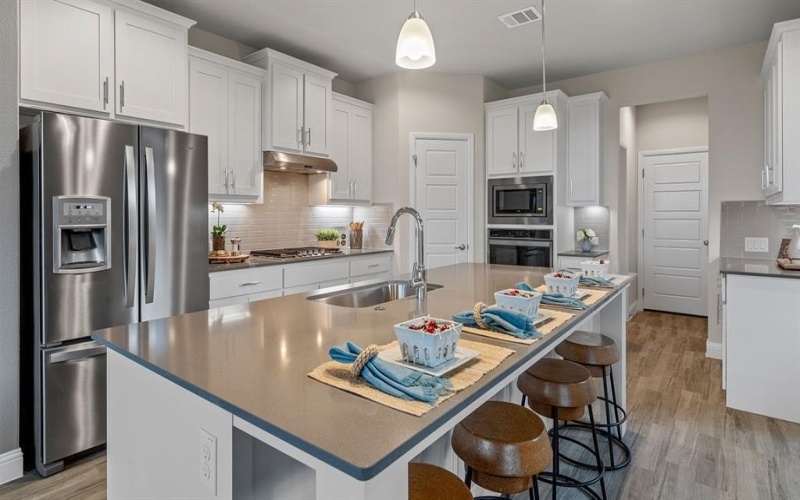 10385 SUNSET SHORE Drive, Grand Prairie, TX 76065, 5 Habitaciones Habitaciones , ,5 BañosBaños,Residential,En Venta,10385 SUNSET SHORE Drive,0,21166708