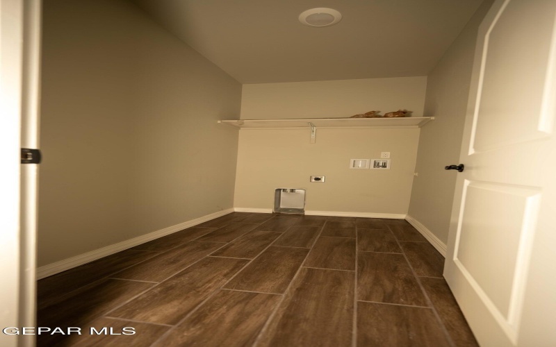 401 Cinecue Way, El Paso, TX 79907, 5 Bedrooms Bedrooms, ,3 BathroomsBathrooms,Residential Multi Family,For Sale,401 Cinecue Way,0,937489