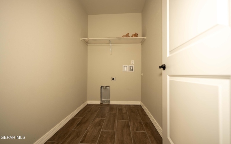 401 Cinecue Way, El Paso, TX 79907, 5 Bedrooms Bedrooms, ,3 BathroomsBathrooms,Residential Multi Family,For Sale,401 Cinecue Way,0,937489