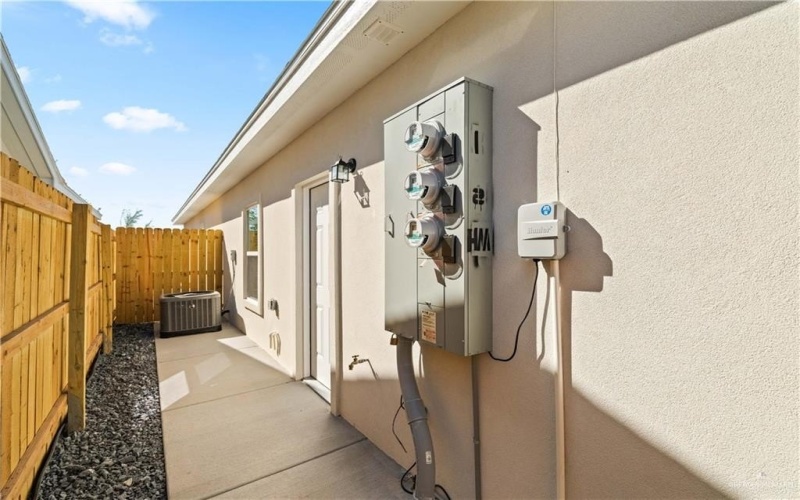 2105 E Viviana Street unit: 1 #1, Edinburg, TX 78542, 2 Habitaciones Habitaciones , ,2 BañosBaños,Residential,En Venta,2105 E Viviana Street unit: 1,0,493711