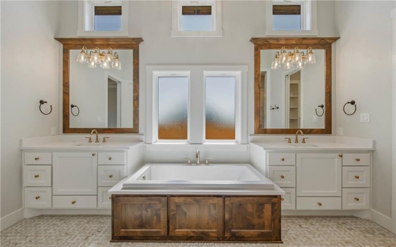 4833 White Ash Court, College Station, TX 77845, 5 Bedrooms Bedrooms, ,5 BathroomsBathrooms,Residential,For Sale,4833 White Ash Court,0,26001339