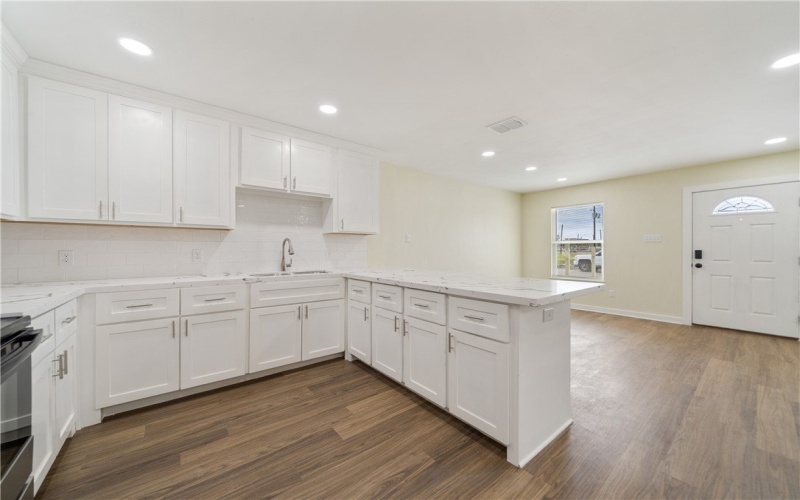 923 Craig Street, Corpus Christi, TX 78404, 6 Bedrooms Bedrooms, ,5 BathroomsBathrooms,Residential Multi Family,For Sale,923 Craig Street,0,470951