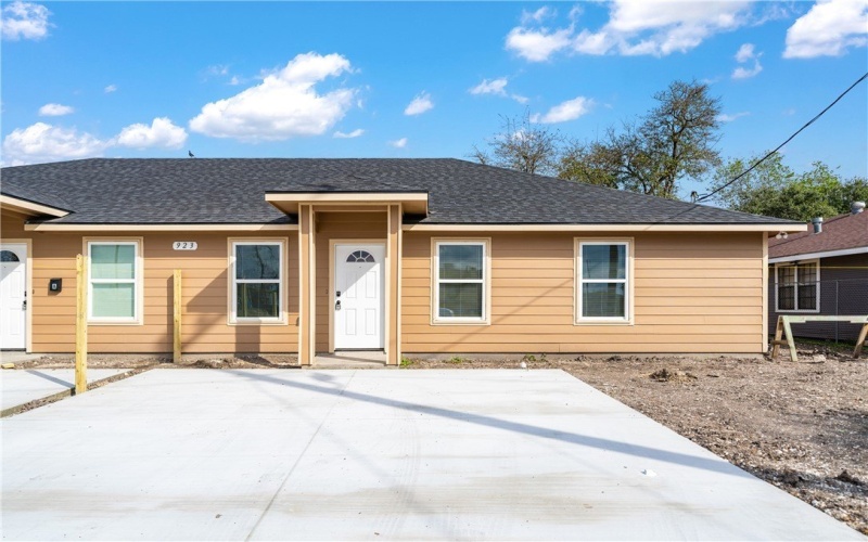 923 Craig Street, Corpus Christi, TX 78404, 6 Bedrooms Bedrooms, ,5 BathroomsBathrooms,Residential Multi Family,For Sale,923 Craig Street,0,470951