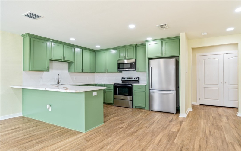 923 Craig Street, Corpus Christi, TX 78404, 6 Bedrooms Bedrooms, ,5 BathroomsBathrooms,Residential Multi Family,For Sale,923 Craig Street,0,470951