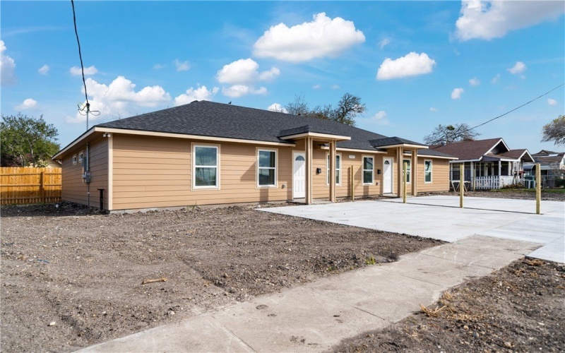 923 Craig Street, Corpus Christi, TX 78404, 6 Bedrooms Bedrooms, ,5 BathroomsBathrooms,Residential Multi Family,For Sale,923 Craig Street,0,470951