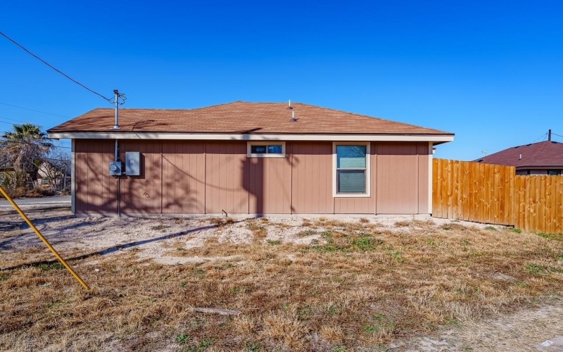 101 San Juan, Del Rio, TX 78840, 3 Bedrooms Bedrooms, ,2 BathroomsBathrooms,Residential,For Sale,101 San Juan,0,208115