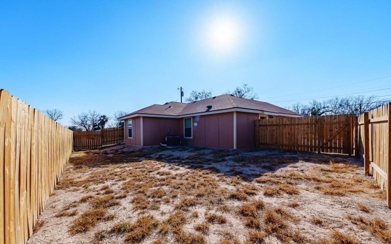 101 San Juan, Del Rio, TX 78840, 3 Bedrooms Bedrooms, ,2 BathroomsBathrooms,Residential,For Sale,101 San Juan,0,208115