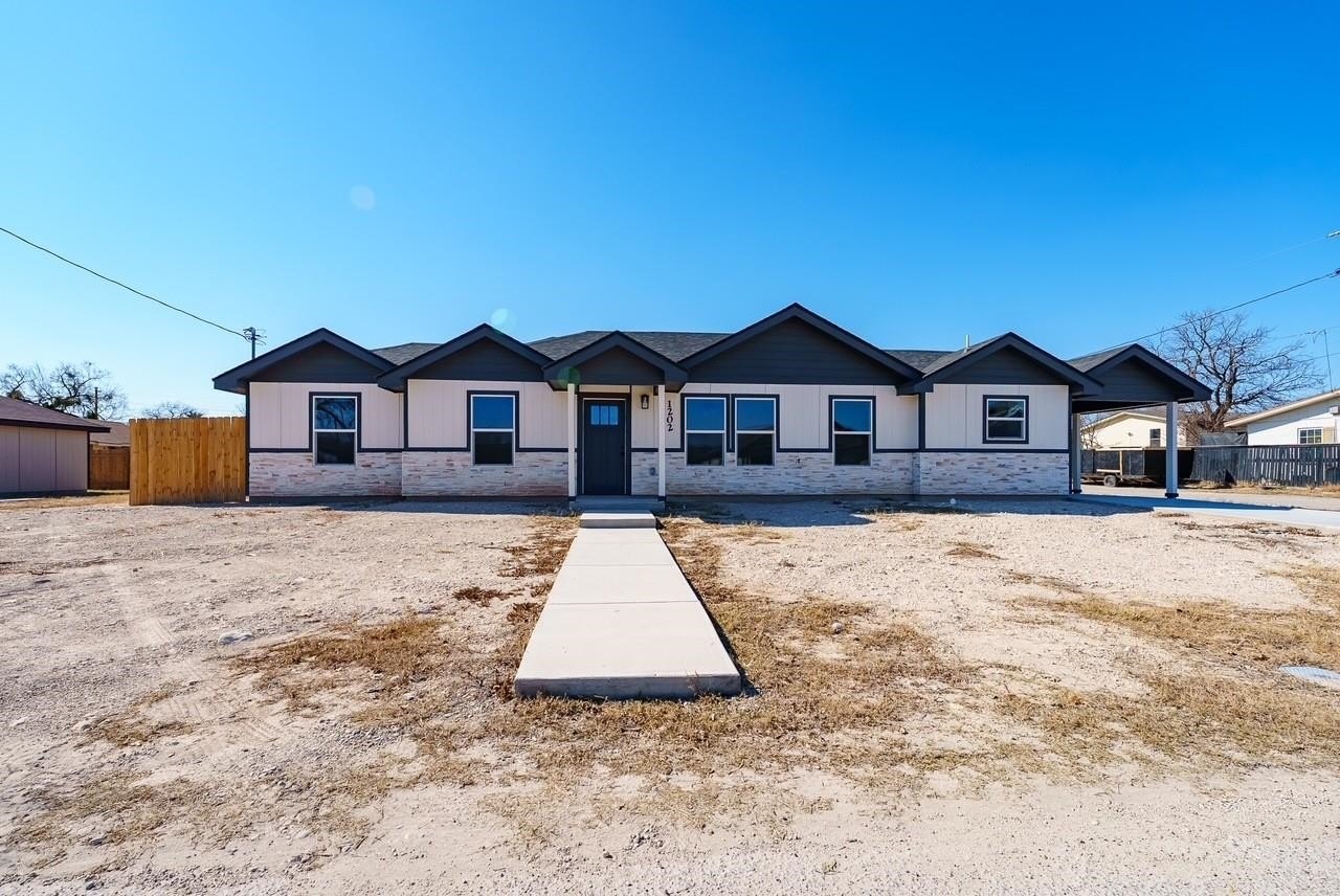 1202 Esparza, Del Rio, TX 78840, 3 Habitaciones Habitaciones , ,2 BañosBaños,Residential,En Venta,1202 Esparza,0,208117