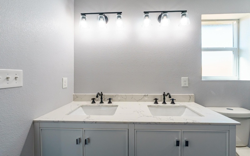 1202 Esparza, Del Rio, TX 78840, 3 Habitaciones Habitaciones , ,2 BañosBaños,Residential,En Venta,1202 Esparza,0,208117