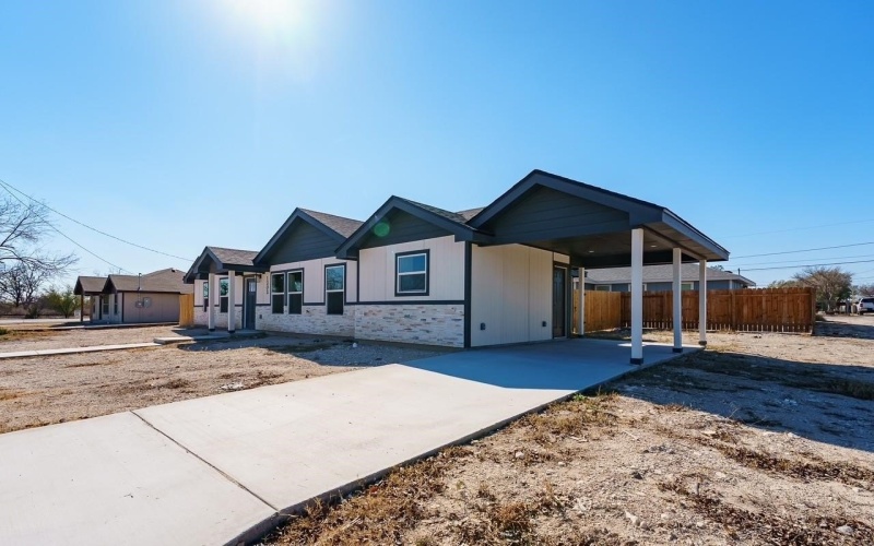 1202 Esparza, Del Rio, TX 78840, 3 Habitaciones Habitaciones , ,2 BañosBaños,Residential,En Venta,1202 Esparza,0,208117