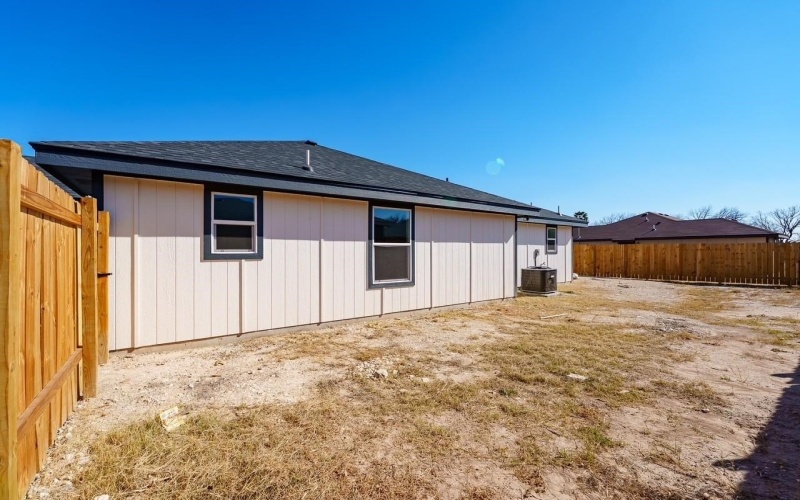 1202 Esparza, Del Rio, TX 78840, 3 Habitaciones Habitaciones , ,2 BañosBaños,Residential,En Venta,1202 Esparza,0,208117