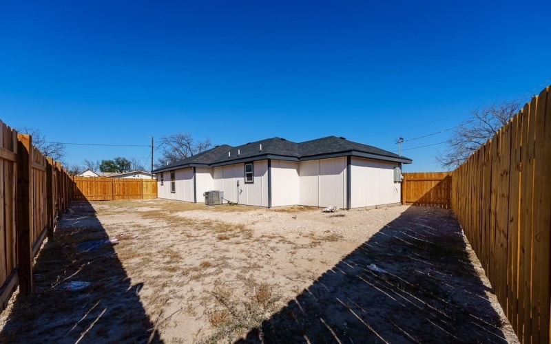 1202 Esparza, Del Rio, TX 78840, 3 Habitaciones Habitaciones , ,2 BañosBaños,Residential,En Venta,1202 Esparza,0,208117