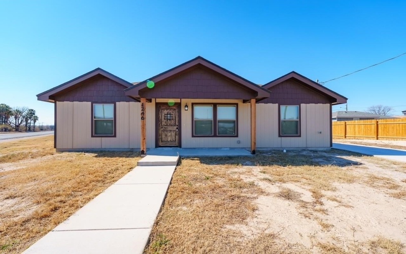 1246 Leonel Martinez, Del Rio, TX 78840, 3 Habitaciones Habitaciones , ,2 BañosBaños,Residential,En Venta,1246 Leonel Martinez,0,208118