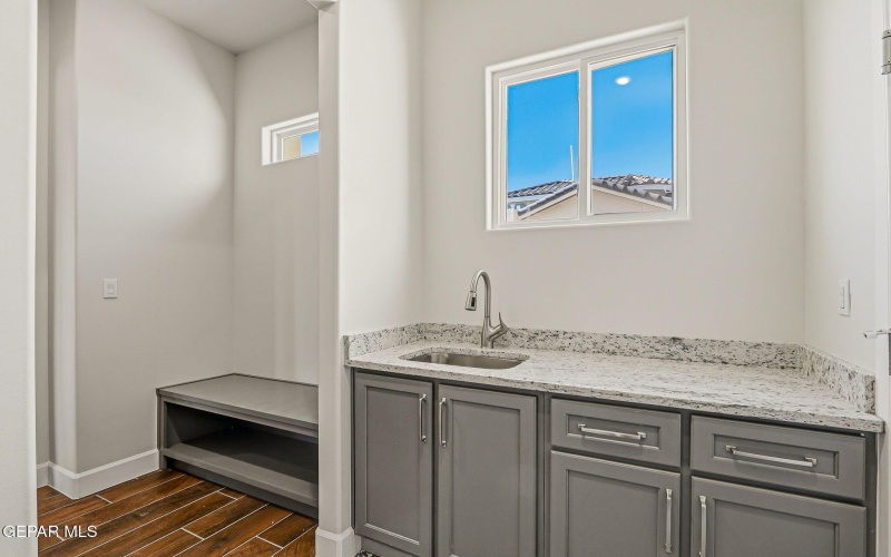 972 PELLEGRINO Avenue, El Paso, TX 79932, 5 Habitaciones Habitaciones , ,3 BañosBaños,Residential,En Venta,972 PELLEGRINO Avenue,0,937520