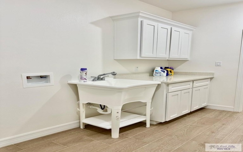 1521 STIRRUP CIR, SAN BENITO, TX 78586, 4 Bedrooms Bedrooms, ,3 BathroomsBathrooms,Residential,For Sale,1521 STIRRUP CIR,0,29762507