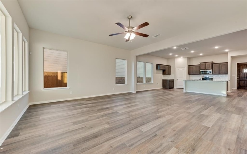 1244 Comal Lane, Springtown, TX 76082, 3 Bedrooms Bedrooms, ,2 BathroomsBathrooms,Residential,For Sale,1244 Comal Lane,20614338
