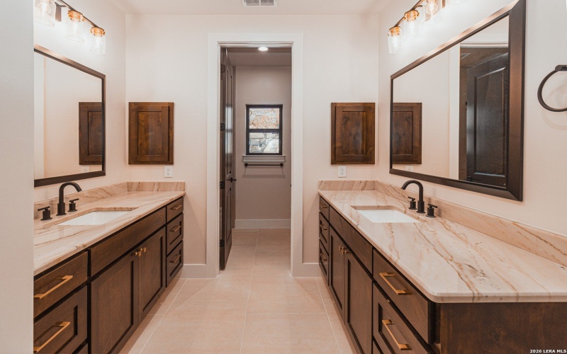 192 Bobby Lynn, Adkins, TX 78101, 4 Habitaciones Habitaciones , ,3 BañosBaños,Residential,En Venta,192 Bobby Lynn,0,1938195