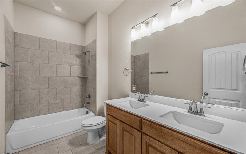 20 Zion Way, Valley View, TX 76272, 4 Bedrooms Bedrooms, ,3 BathroomsBathrooms,Residential,For Sale,20 Zion Way,20614355