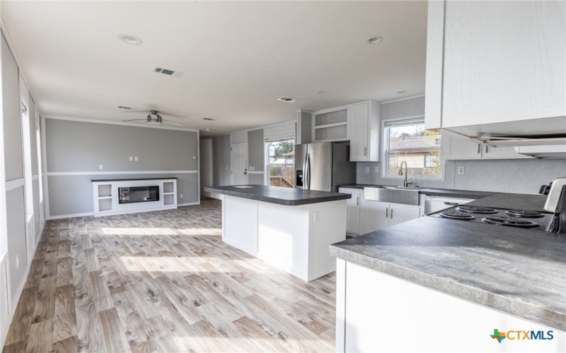 117 Royal, Taylor, TX 76574, 3 Bedrooms Bedrooms, ,2 BathroomsBathrooms,Residential,For Sale,117 Royal,0,603405