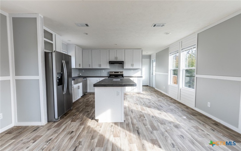 117 Royal, Taylor, TX 76574, 3 Bedrooms Bedrooms, ,2 BathroomsBathrooms,Residential,For Sale,117 Royal,0,603405