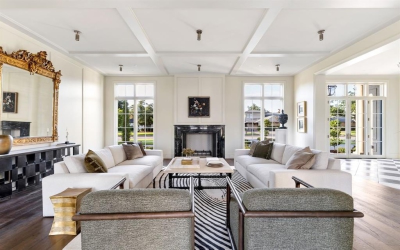 5610 Lobello, Dallas, TX 75229, 5 Habitaciones Habitaciones , ,7 BañosBaños,Residential,En Venta,5610 Lobello,0,21153748