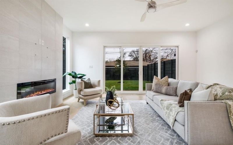 807 S Glasgow Drive, Dallas, TX 75223, 3 Habitaciones Habitaciones , ,2 BañosBaños,Residential Multi Family,En Venta,807 S Glasgow Drive,0,21164836