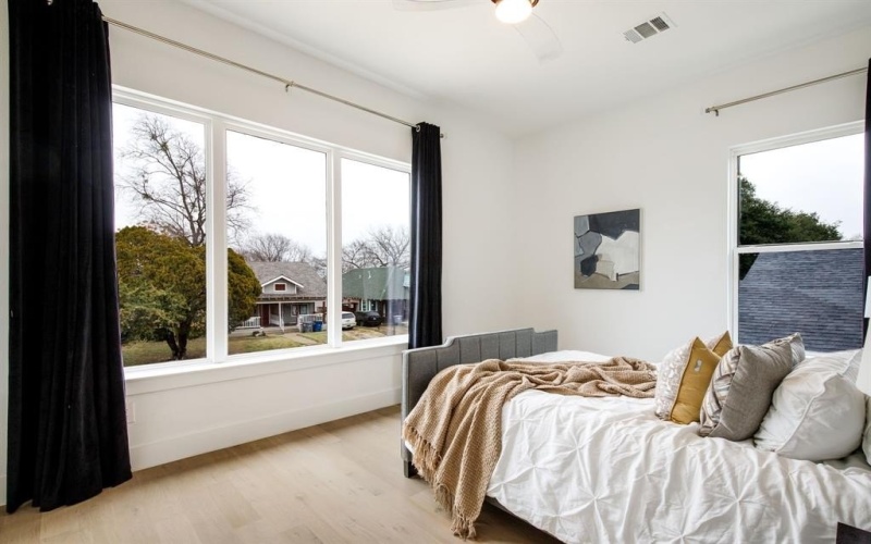 807 S Glasgow Drive, Dallas, TX 75223, 3 Habitaciones Habitaciones , ,2 BañosBaños,Residential Multi Family,En Venta,807 S Glasgow Drive,0,21164836