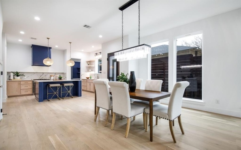 807 S Glasgow Drive, Dallas, TX 75223, 3 Habitaciones Habitaciones , ,2 BañosBaños,Residential Multi Family,En Venta,807 S Glasgow Drive,0,21164836