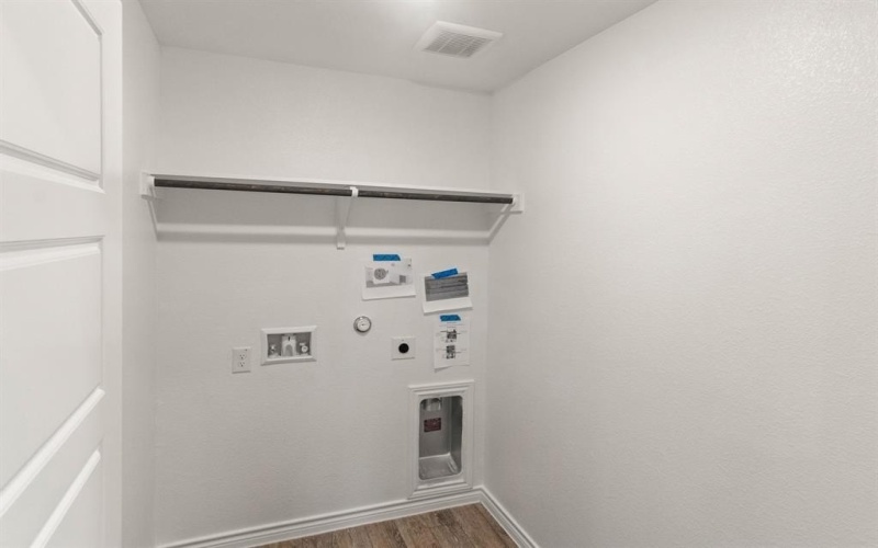 1104 Runway Road, Fort Worth, TX 76131, 4 Habitaciones Habitaciones , ,3 BañosBaños,Residential,En Venta,1104 Runway Road,0,21165149