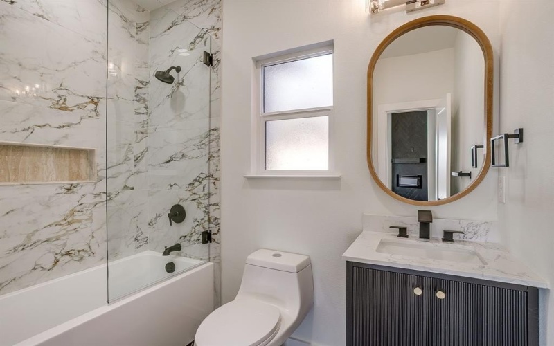 208 N Mountain Ridge, Cresson, TX 76035, 4 Habitaciones Habitaciones , ,5 BañosBaños,Residential,En Venta,208 N Mountain Ridge,0,21167024