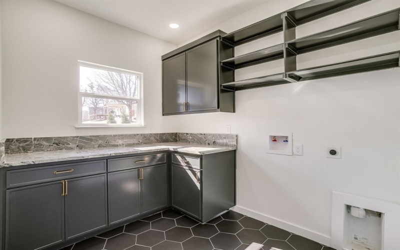 208 N Mountain Ridge, Cresson, TX 76035, 4 Habitaciones Habitaciones , ,5 BañosBaños,Residential,En Venta,208 N Mountain Ridge,0,21167024