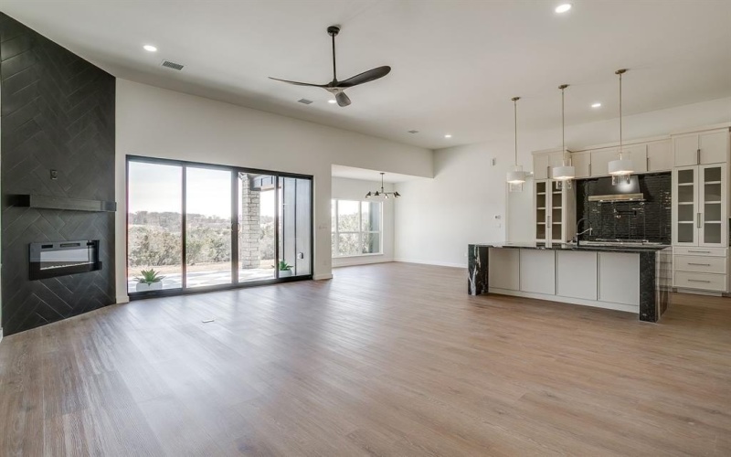 208 N Mountain Ridge, Cresson, TX 76035, 4 Habitaciones Habitaciones , ,5 BañosBaños,Residential,En Venta,208 N Mountain Ridge,0,21167024