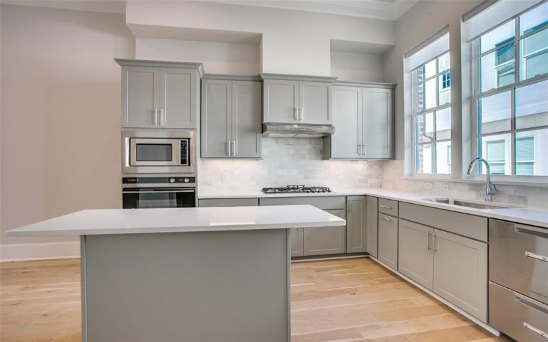 4639 New Water Lane, Dallas, TX 75219, 2 Bedrooms Bedrooms, ,2 BathroomsBathrooms,Residential,For Sale,4639 New Water Lane,0,21167659