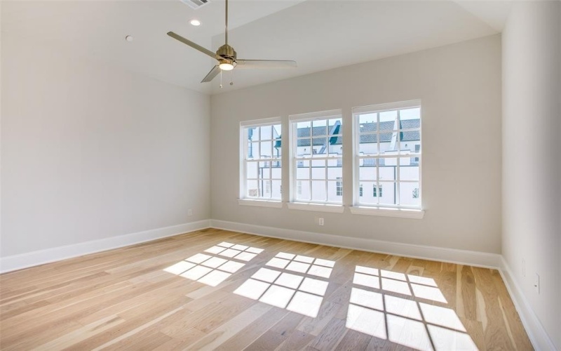 4639 New Water Lane, Dallas, TX 75219, 2 Bedrooms Bedrooms, ,2 BathroomsBathrooms,Residential,For Sale,4639 New Water Lane,0,21167659