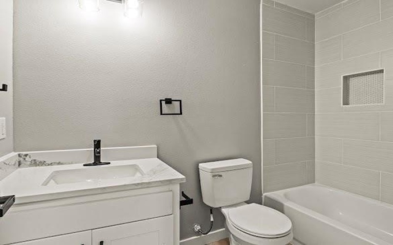 1301 E 9th Street, Mount Pleasant, TX 75455, 3 Bedrooms Bedrooms, ,2 BathroomsBathrooms,Residential,For Sale,1301 E 9th Street,0,21167817